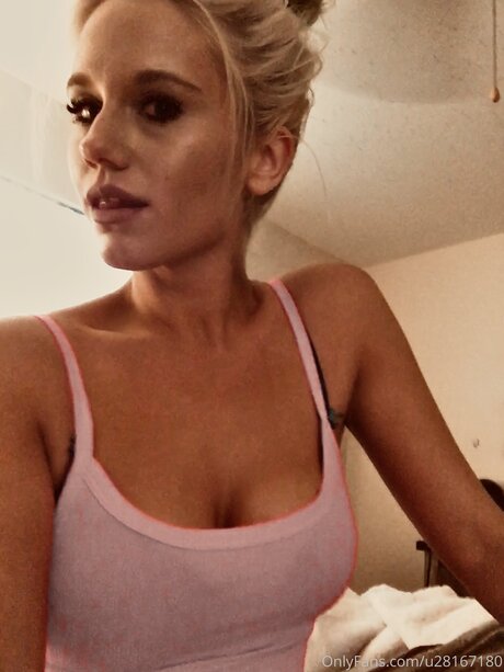 arab wife onlyfans sexy image