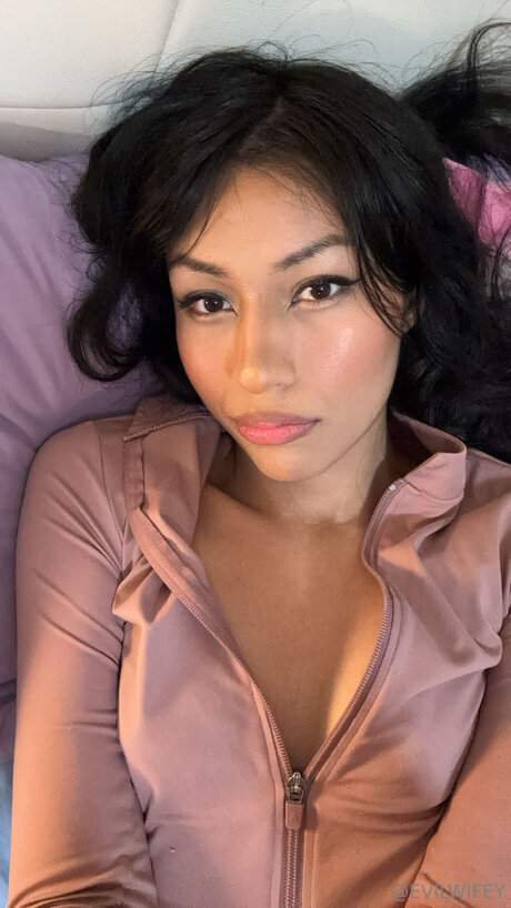 Evilwifey pornstar sexy images
