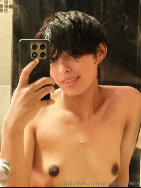 Artemisabonita model adult images