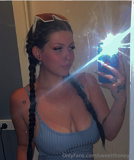 dripping wet pussy onlyfans top photos