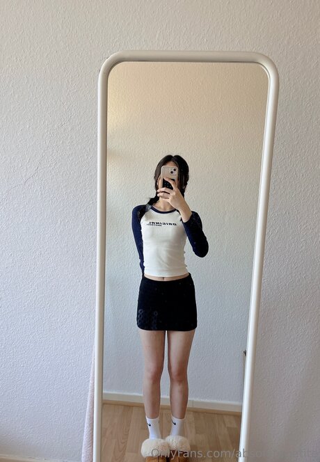 Absolutepetite model nudes photo