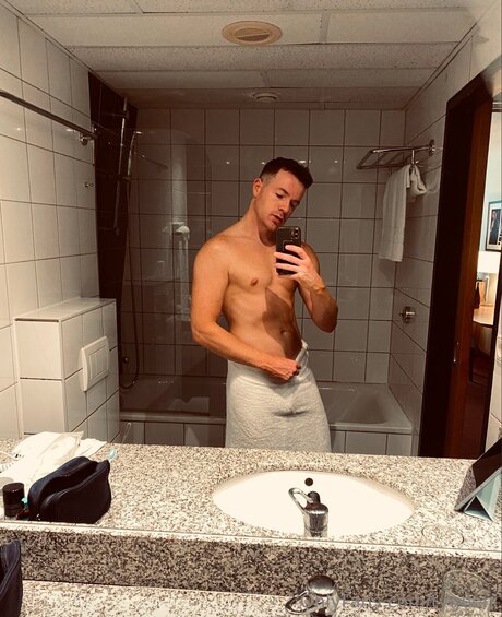 hottest midget onlyfans hd pic