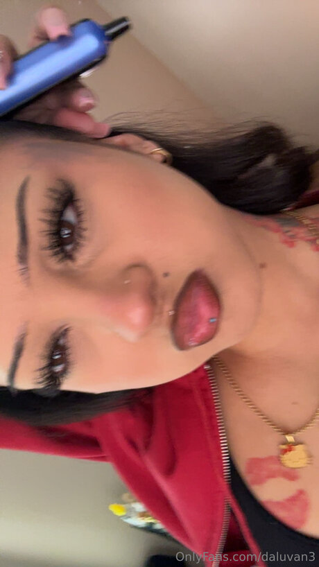 Daluvan3 perfect actress gallery