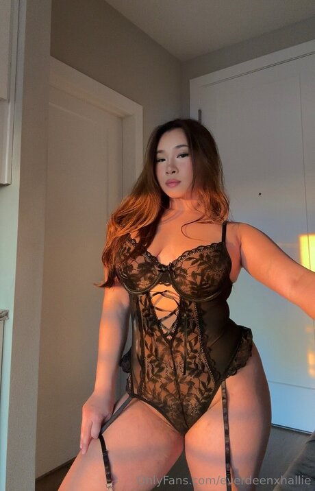 Horikitaxhallie porn star img