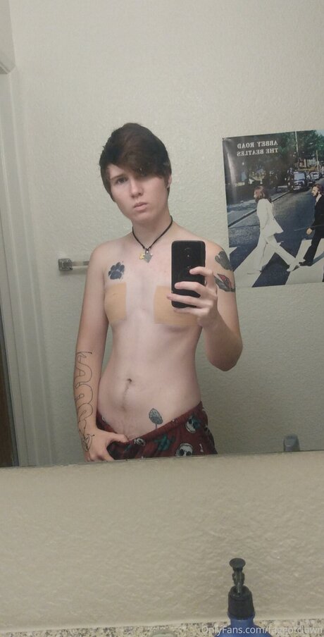 Faggotclown nice pornstar pic