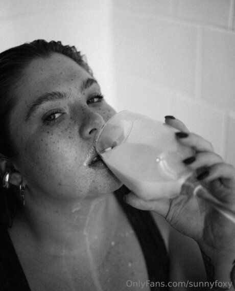 Sunnyfoxy pornstar adult photo