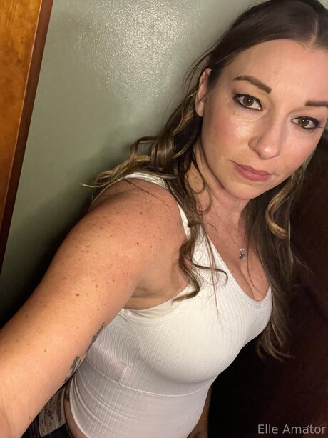 Elleamator exclusive star galleries