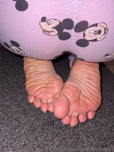 Hotfamilyfeets pornstar pretty photo