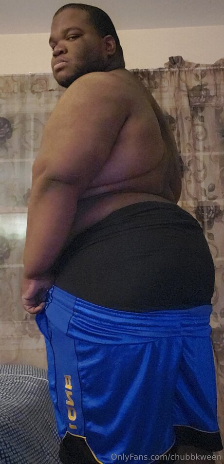 Chubbkween pornographic model pic