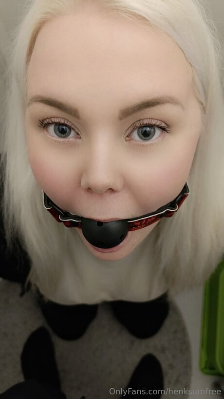 Henksumfree model adult archive