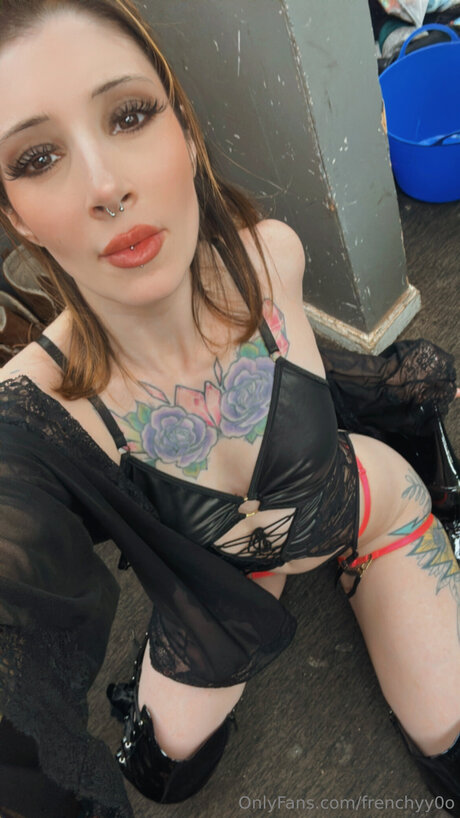 Frenchyy0o pornstar sex pictures