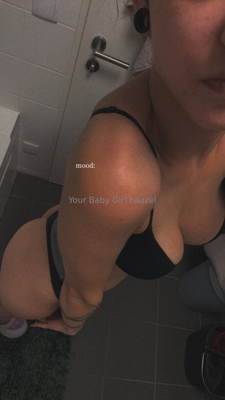 Lisaahaazel exclusive model photo