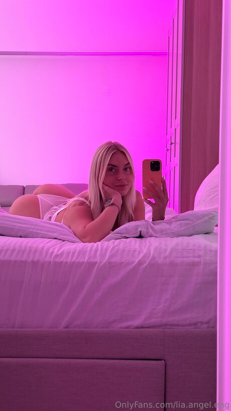 Chloemillli model adult pic