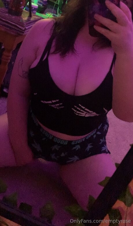 Emptyrose pretty pornstar image