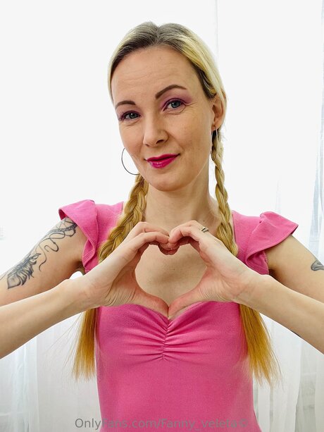 Fanny Veleta erotic star pic