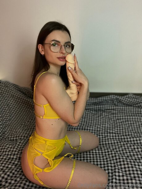 Miamolito hd pornstar img