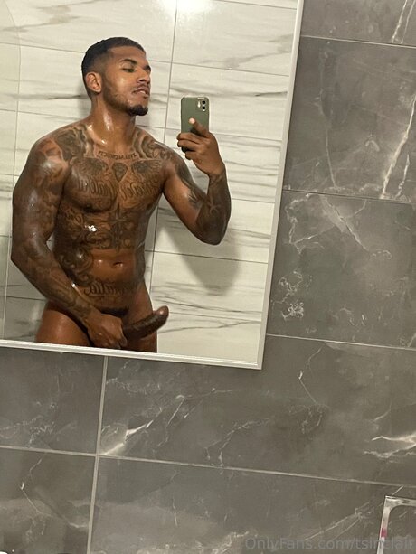 Tsinclair model exclusive picture