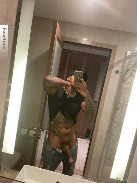 Tsinclair star nudes pictures