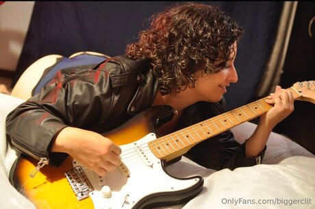 Biggerclit sexy pornstar pics