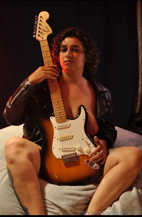 Biggerclit star hot pictures