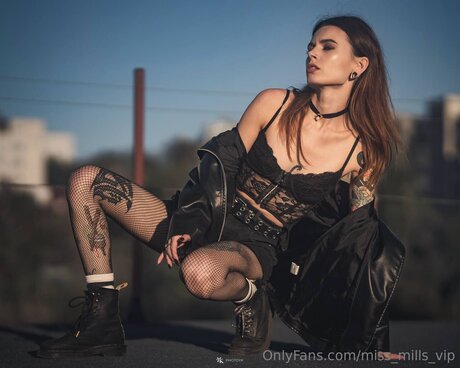 Miss Mills Vip star photos