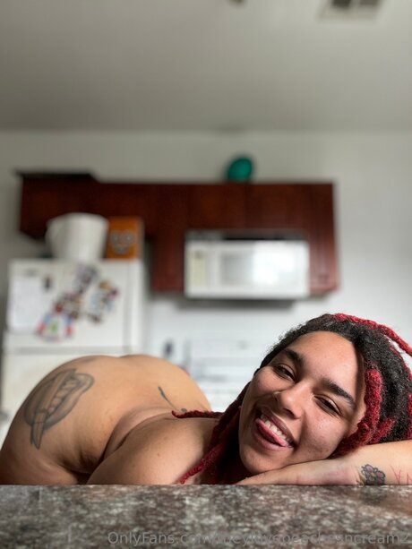 Freepeachesncream pornographic model pics