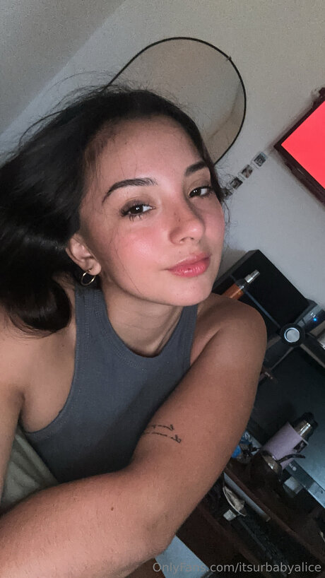 Itsurbabyalice exclusive actress pic