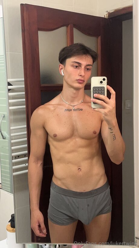 Lukertwink exclusive model pics