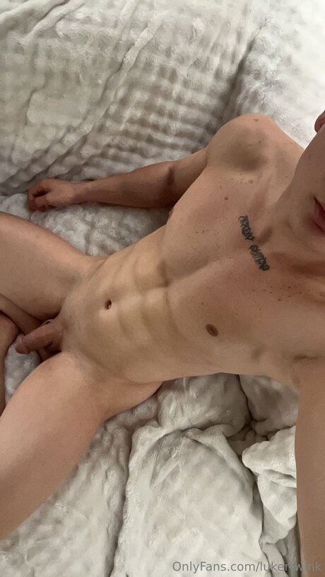 Lukertwink model hd pic