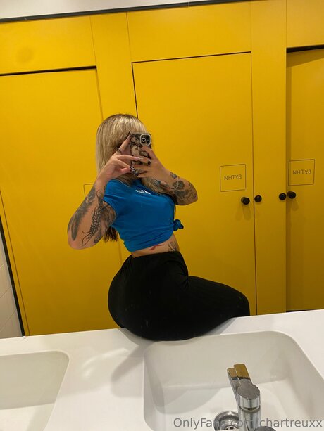 Chartreuxx pornstar pretty img