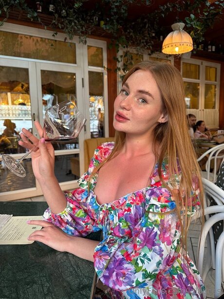 Lolaucos xxx model gallery