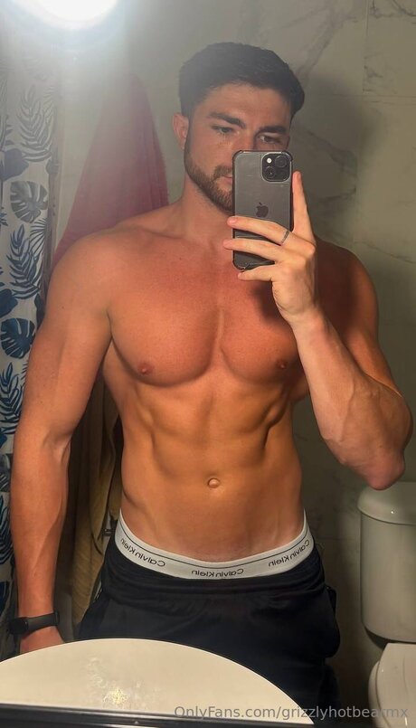 Grizzlyhotbearmx model porn pic