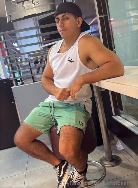 Grizzlyhotbearmx naked pornstar img