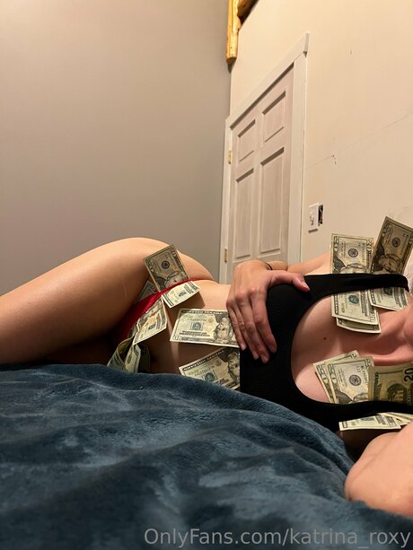 Katrina Roxy xxx pornstar img