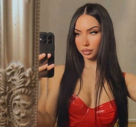 Savage Galri perfect actress img