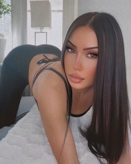 Savage Galri pornstar erotic pics