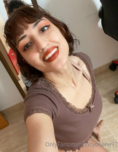 Wet Lucy Baby pornstar hot pictures