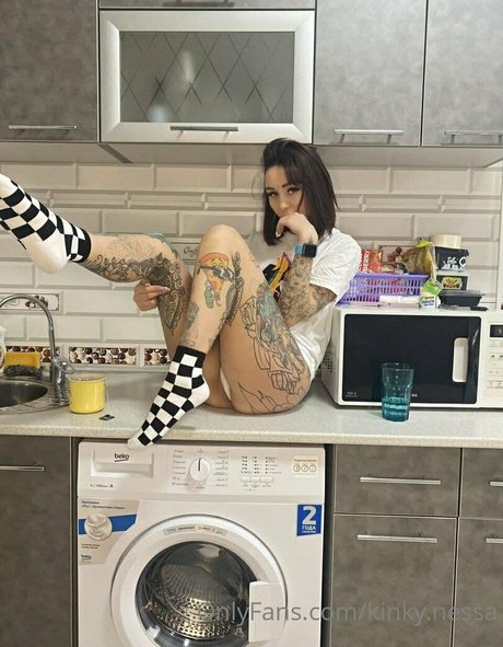 Kinky Nessa hd model picture