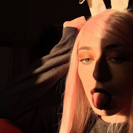 VelNick pretty actress pic