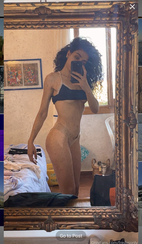 Fredys free model picture