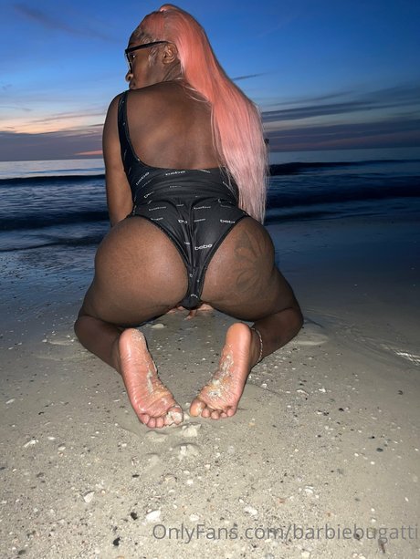 blonde shemale onlyfans pornos images