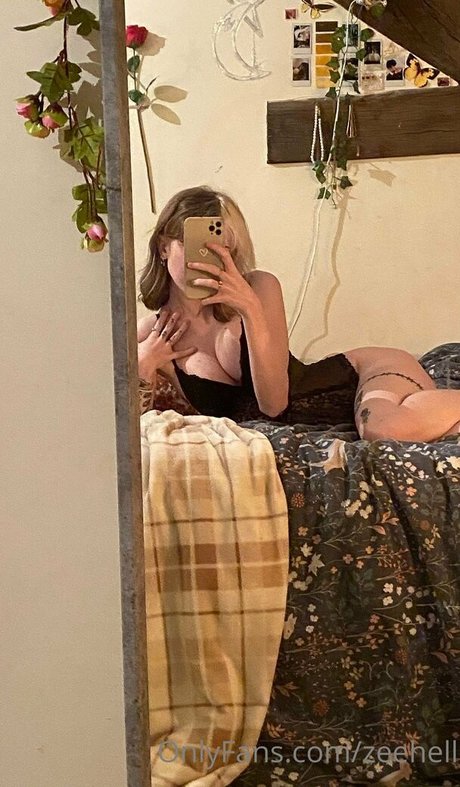 ZeeHell pornstar perfect pic