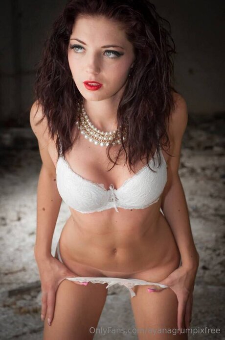 Ayanagrumpixfree hot actress picture