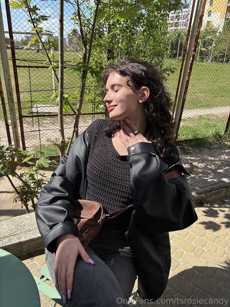 Tsrosiecandy nude thumbnail