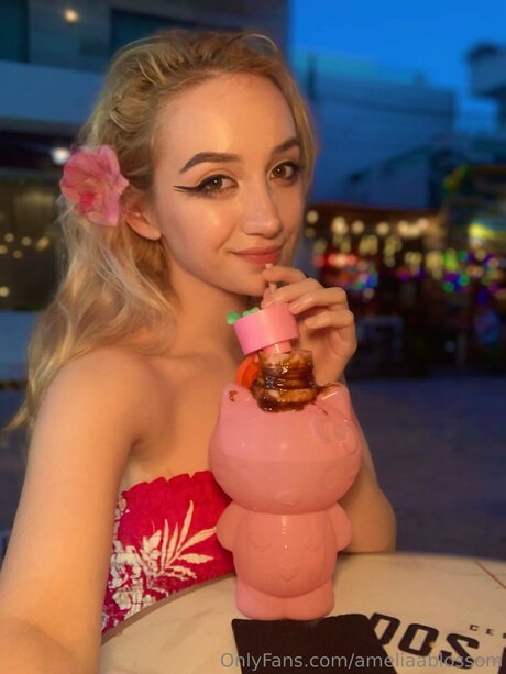 Ameliaablossom perfect star pic