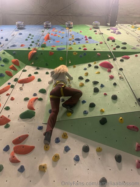 Ameliaablossom hot actress photos