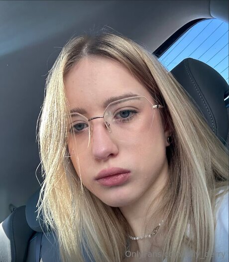 Lolly Derry art pornstar gallery