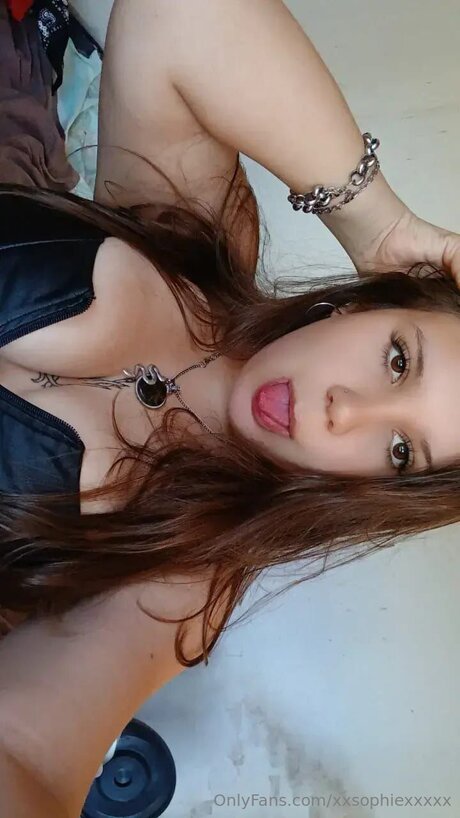 Xxsophiexxxxx erotic star archive
