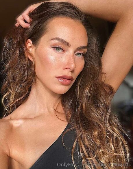 Isabella Moreau hd actress images
