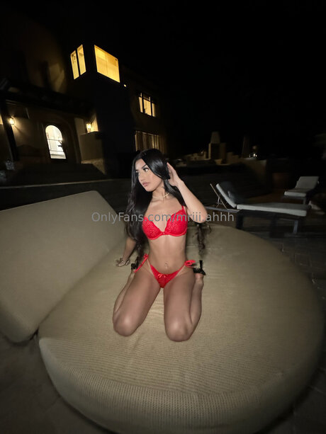 Amiramoonxo model naked galleries